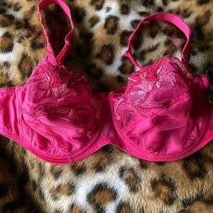 Conturelle Felina Pink Lace Underwire Full Support Bra Size 38B.  Brand new!